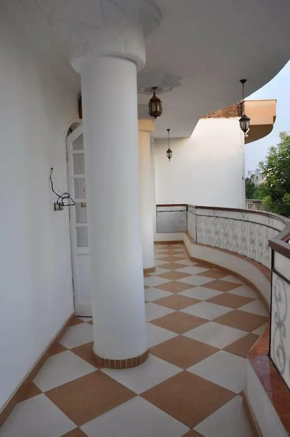 White Villa Luxor 0*,