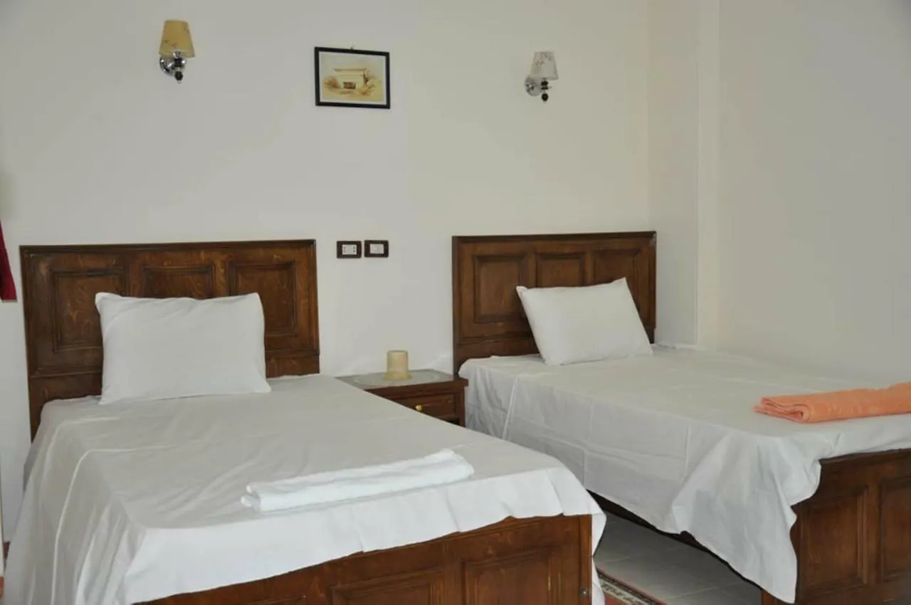 White Villa Luxor Apartman